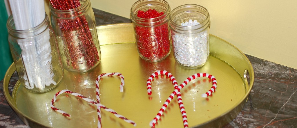 Easy candy cane ornament craft for small fingers