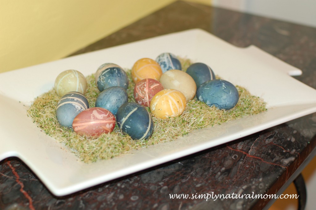 Naturally dyed fresh Easter Eggs – Happy Easter!